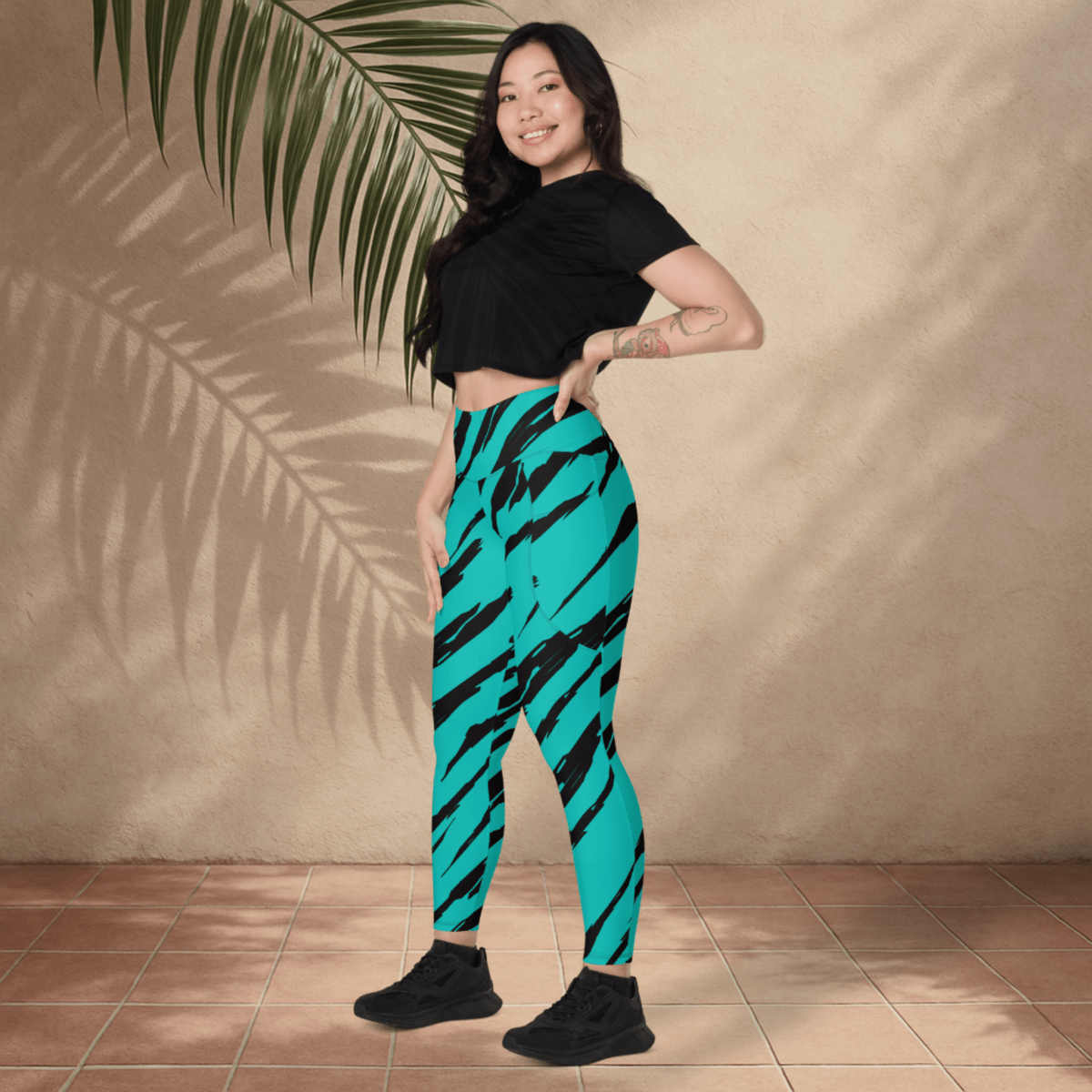 💥 Electric Teal Tiger Stripe Pocket Leggings – Wild Streaks, High - Impact Style