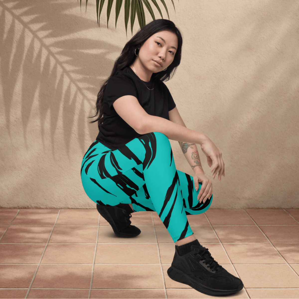 💥 Electric Teal Tiger Stripe Pocket Leggings – Wild Streaks, High - Impact Style